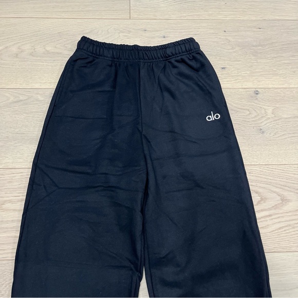 ALO Yoga Unisex Black Quarter-Zip Hoodie and Jogger Set - Picture 12 of 14